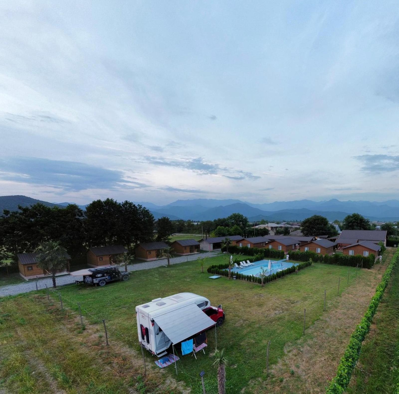 Finca Idoize Camping Hotel Akhmeta Esterno foto